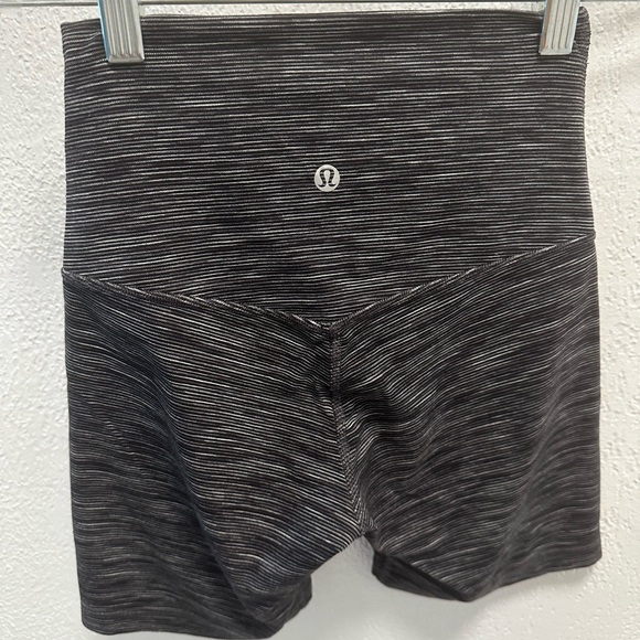 lululemon athletica Striped black white Shorts - Picture 1 of 2